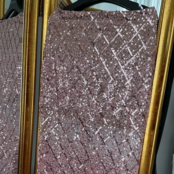 - Bronx and Banco set Afiya Feather Top & Coco Midi Skirt ✨🩷 - Picture 6 of 10